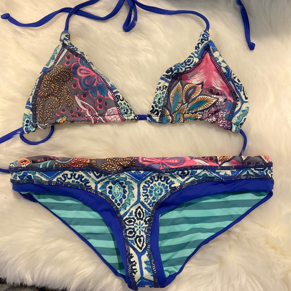 Maaji reversible bikini size small